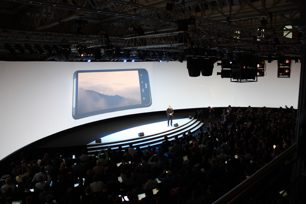 Large Curved Multi Projector Screen